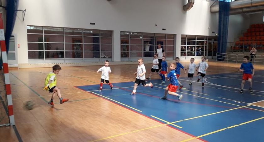 Gimnastyka artystyczna, siatkówka, piłka nożna – weekend na sportowo w OSiR Włochy