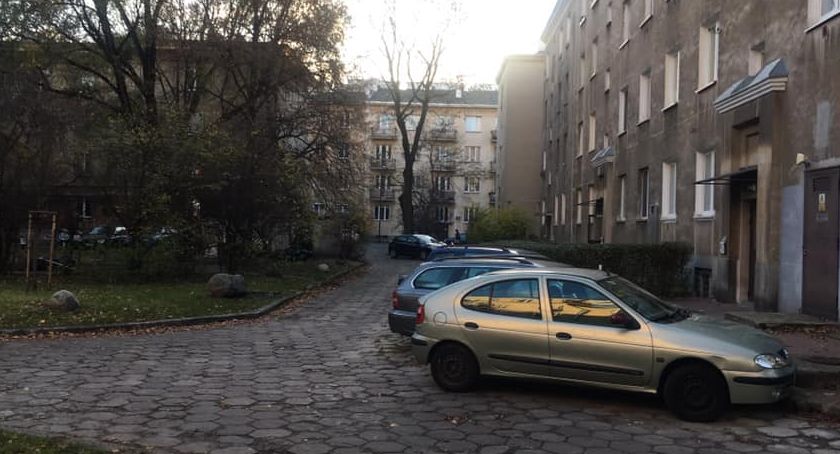 Parkowanie na Ochocie - wiele pytań i niejasne odpowiedzi