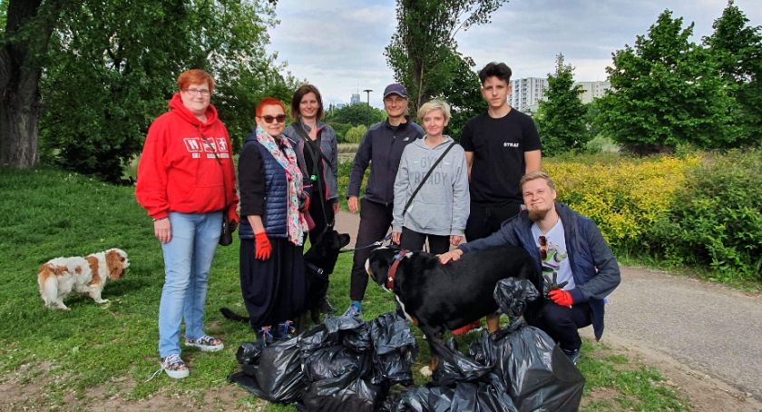 Osiedlowa Straż Pożarna sprzątała park Szczęśliwicki