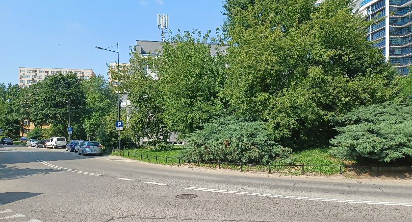 Tajemnicza fontanna przy Szczęśliwickiej