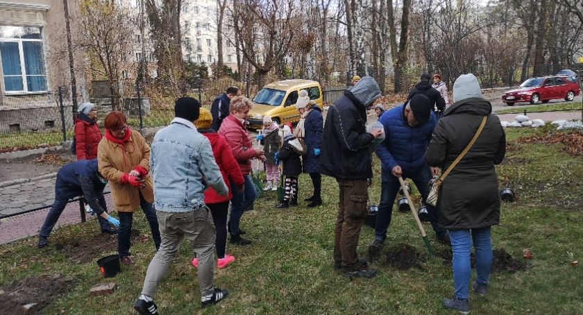 Bitwy Warszawskiej 14 - mieszkańcy zasadzili nową roślinność!