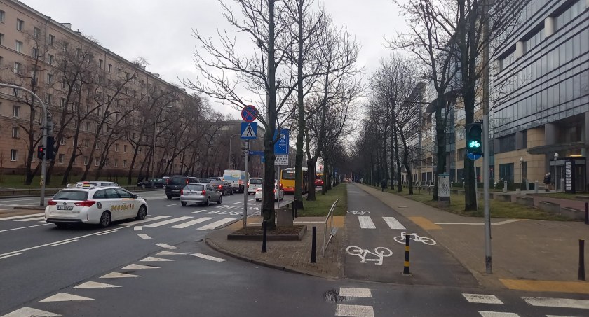 Tramwaj na Bitwy Warszawskiej — drzewa czy ludzie?