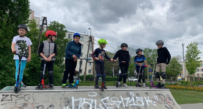 Nauka jazdy na hulajnogach