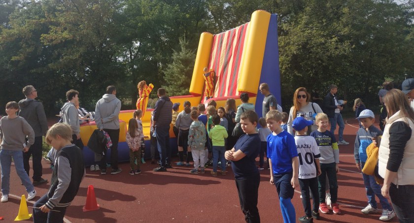 Piknik sportowo – rekreacyjny w szkole na Cietrzewia 