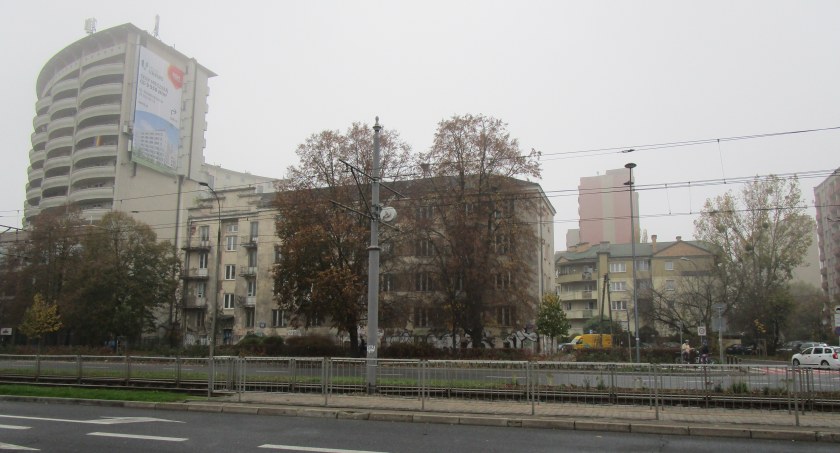 Kolejny pustostan bezużyteczny na Ochocie