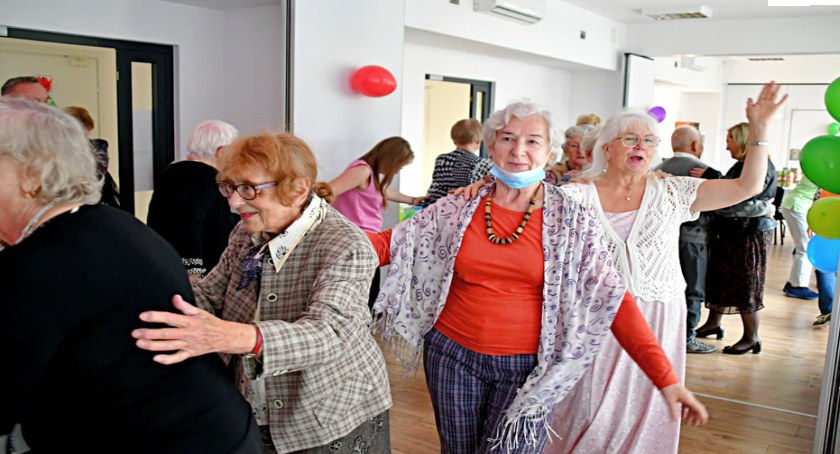 Ostatkowa potańcówka dla seniorów