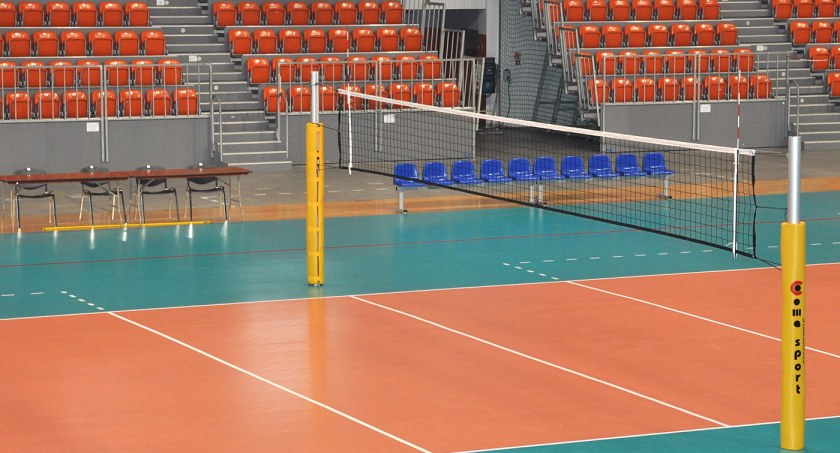 Turniej Młodzieżowych Rad Dzielnic w siatkówkę