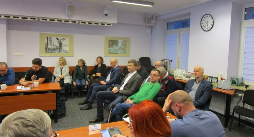 Sesja Rady Dzielnicy - pieniądze, boisko i Tempo 30