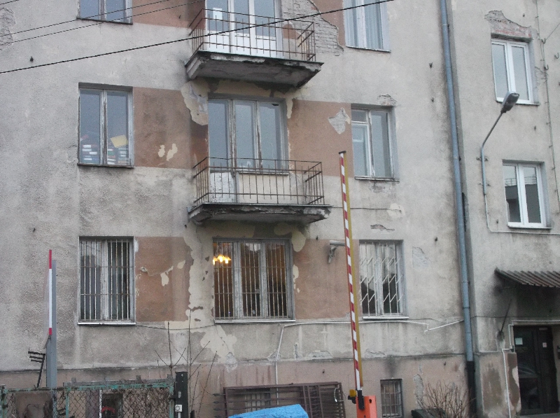 Szewc w dziurawych butach chodzi?