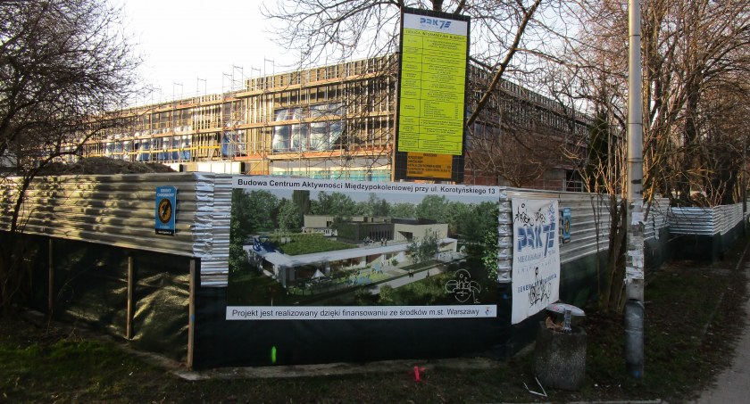 Dom wielopokoleniowy rośnie jak na drożdżach 