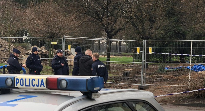 Bomba na środku Ochoty