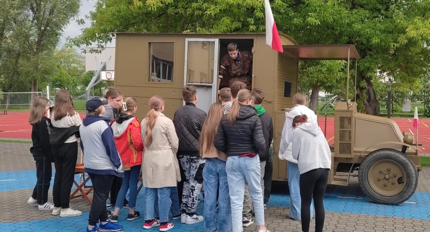 100 lat historii w podstawówce 
