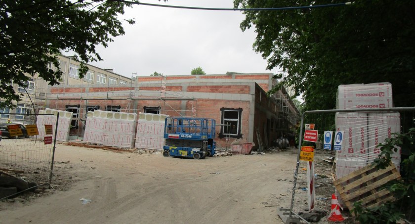 Sala gimnastyczna przy szkole 264 już się ociepla