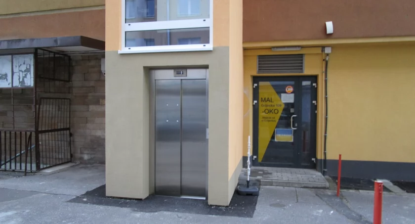 Koniec roku a winda dalej stoi