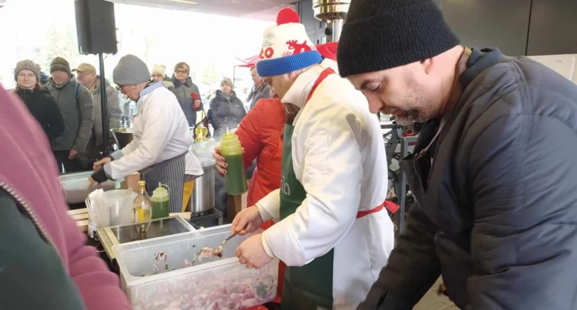 Wspólne gotowanie na bazarku przy Mołdawskiej