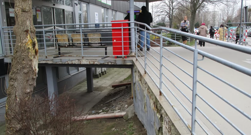 Szpitalowi na Banacha przydałby się jakiś lifting