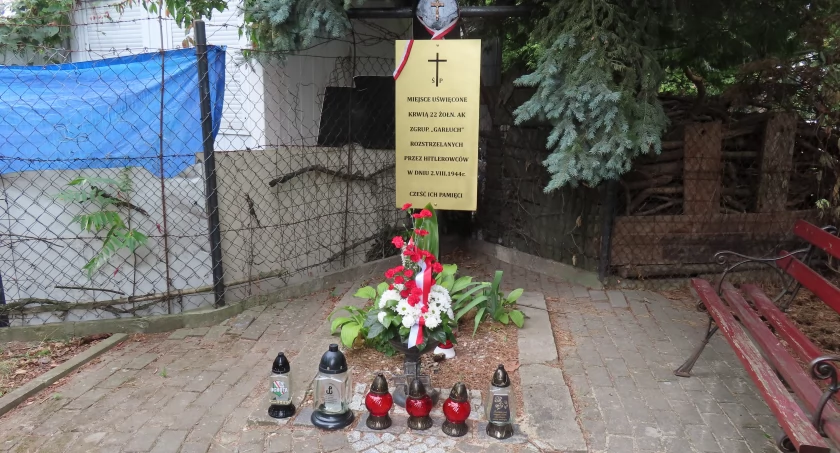 Pomnik AK 