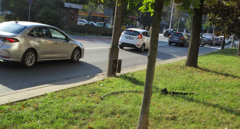 Nowe latarnie na Korotyńskiego