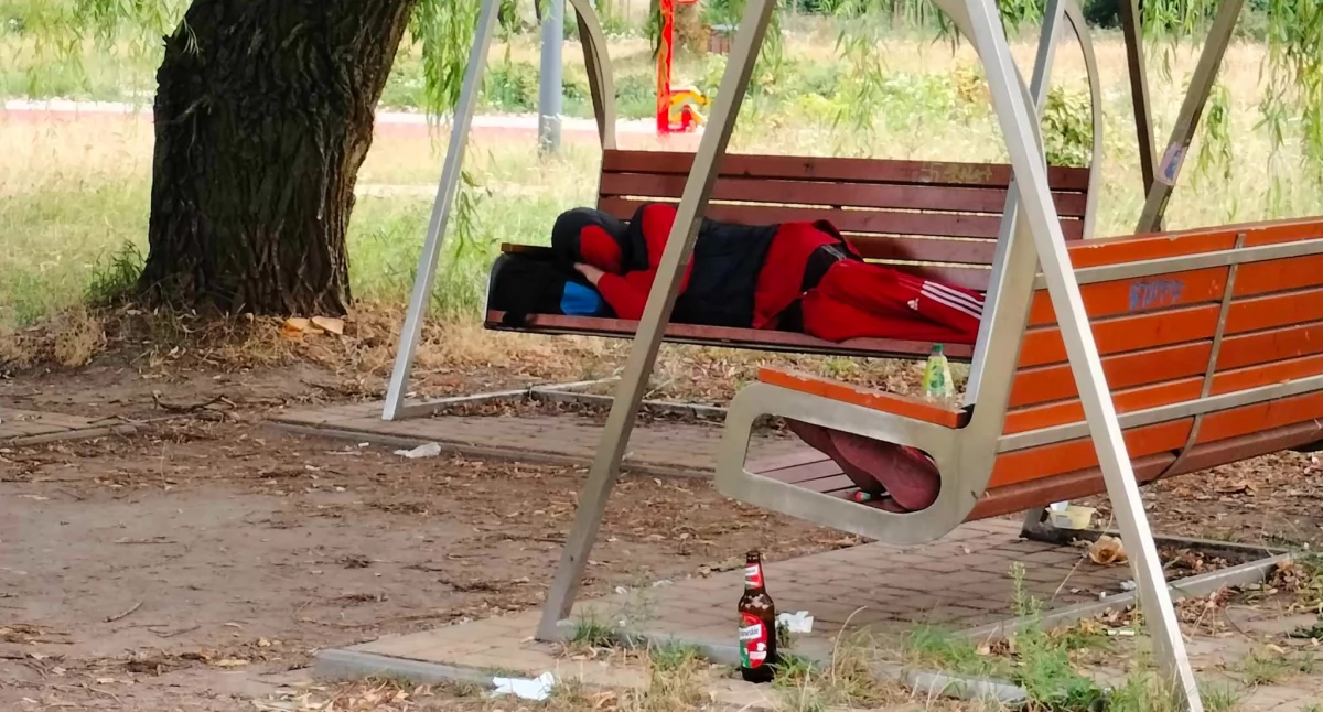 Park Pięciu Sióstr zamienia się w noclegownie