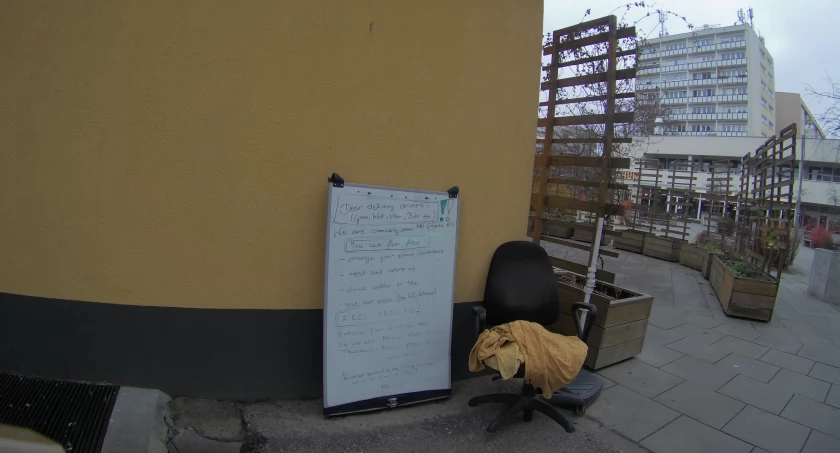 Plac Pod Skrzydłami tętni jesiennym życiem 