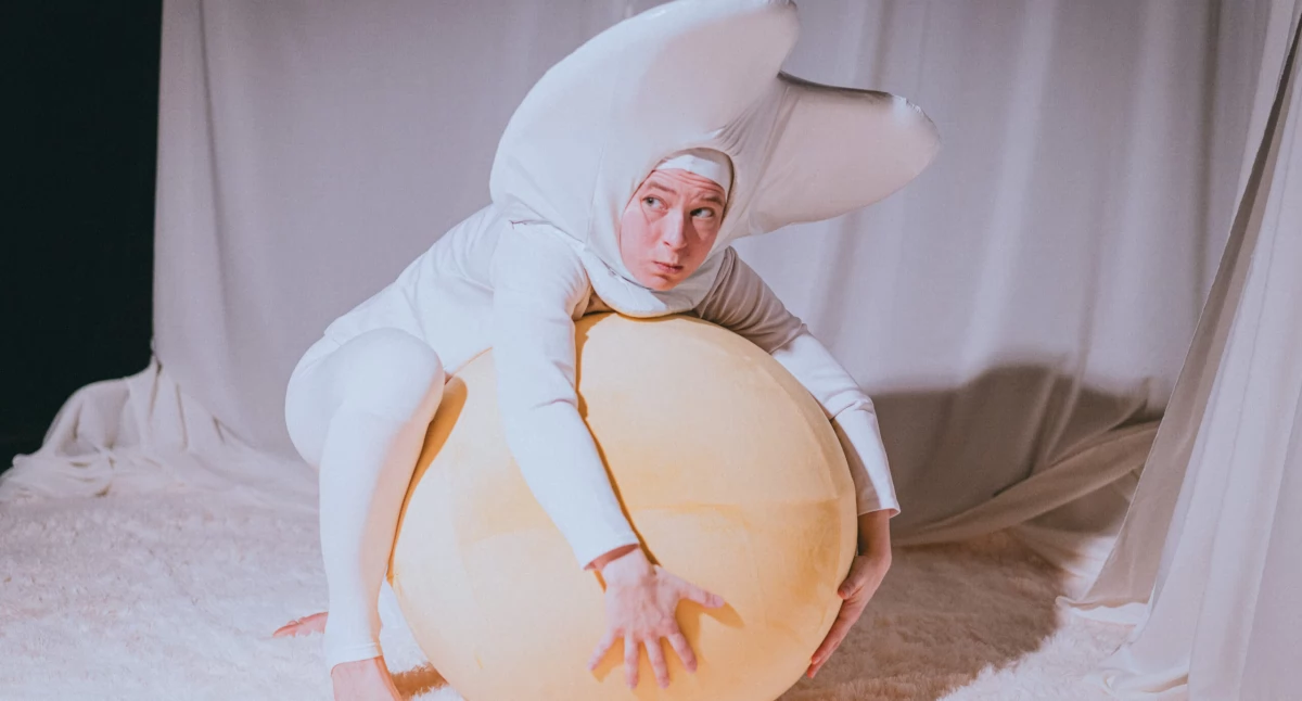 „Żółteczko” – magiczny spektakl Teatru Sztuka Ciała