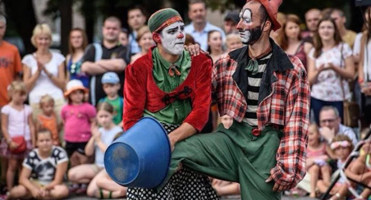 Festiwal Sztuka Ulicy -  „La Bella Tour” czyli cyrkowa nostalgia i humor