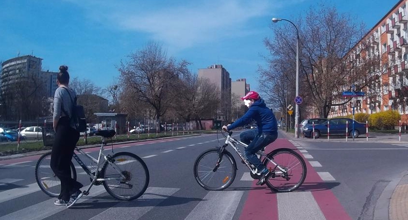 Uwaga! Hunowie wtargnęli na chodniki