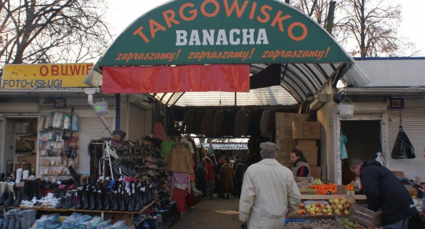 Bazar Banacha – przybijanie kisielu do ściany