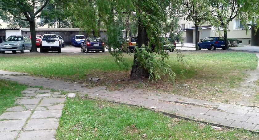 Rakowiec - Remont podwórek przy ul. Skorochód Majewskiego (nr 1233)