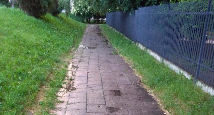Remont chodnika przy Przedszkolu 315 Grzeszczyka 2 (nr 2450)
