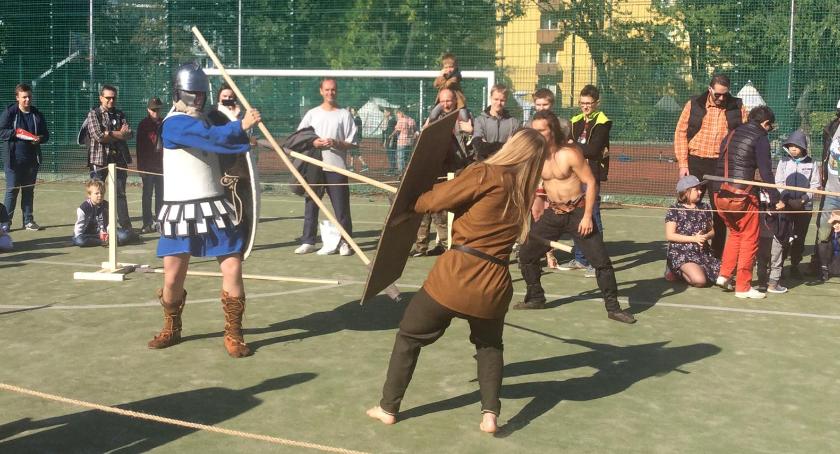 Piknik historyczny na Barskiej
