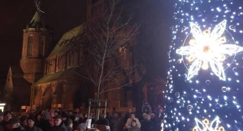 Na placu zabłysła choinka 