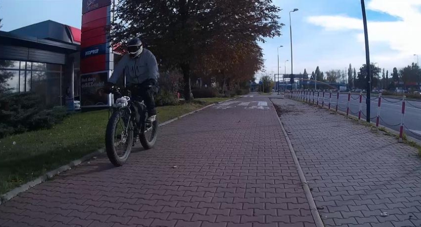 Czy aby na pewno  jeżdżenie w kasku jest dobre?