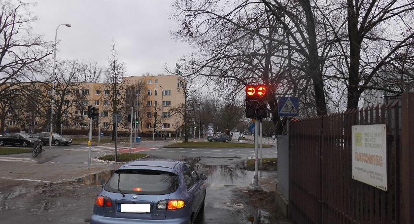 Radosna „twórczość „ drogowców i inżyniera ruchu. 