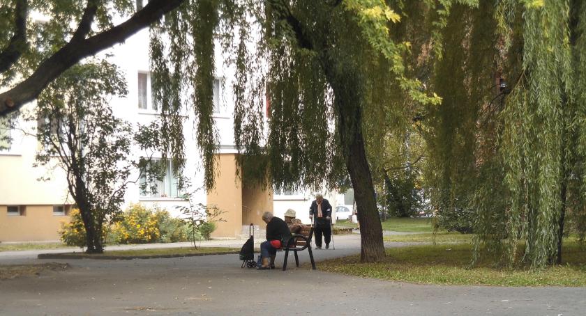Apel w sprawie ławek. 