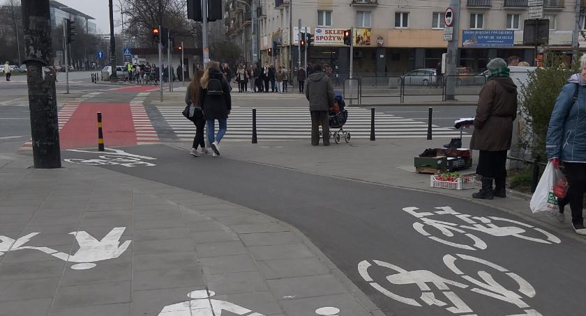 Ile jeszcze musi być uchwał, aby namalować pasy? 