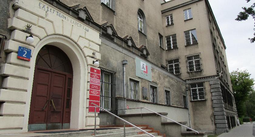 15 sierpnia Święto Kościelne i Wojskowe. 