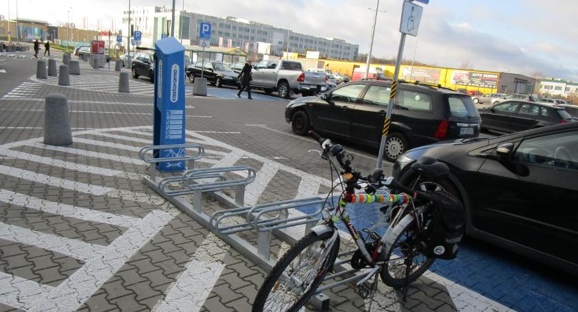 Dwa markety jedna Warszawa a jak różne traktowanie. 