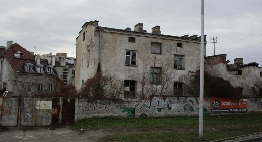 Co na to  miejscy esteci?