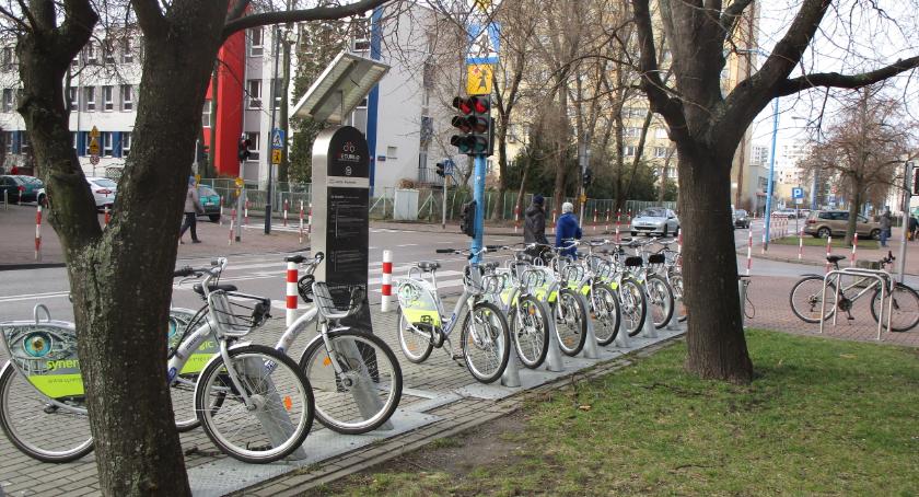 Rowerzyści ruszają na chodniki 