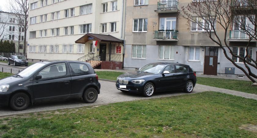 Pod latarnia najciemniej?