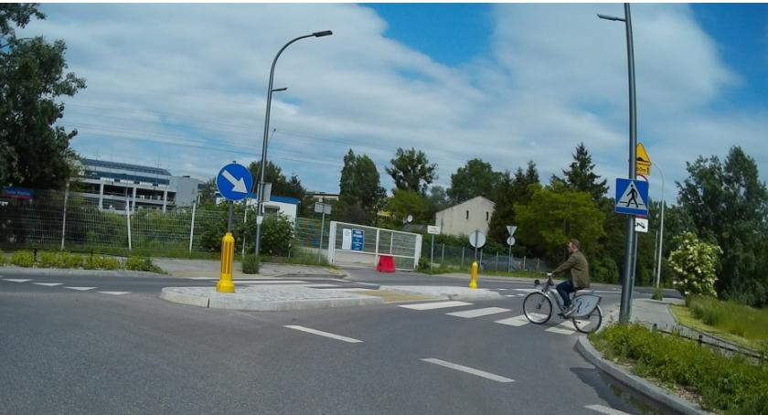 Aleja Bohaterów Września - orzeł to cz... ?