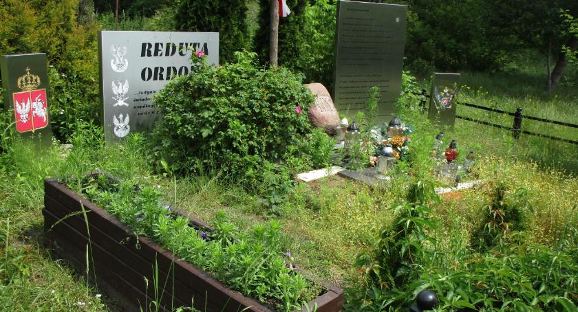 Na Reducie przyroda zakryła śmieci