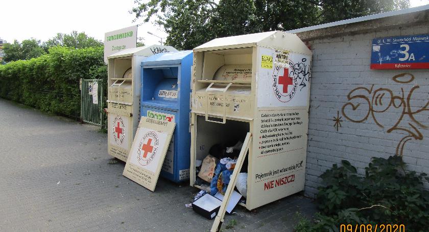 Komu  przeszkadzają pojemniki PCK?