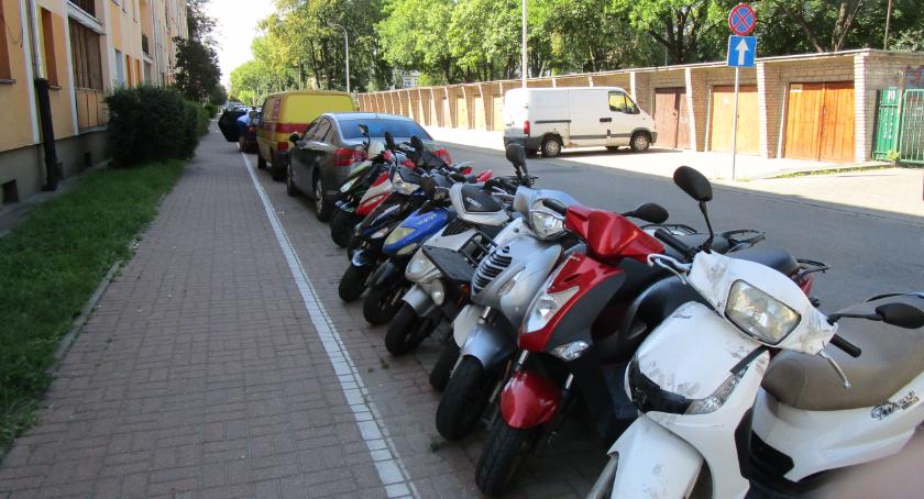 Na Siemieńskiego skutery mają swój parking