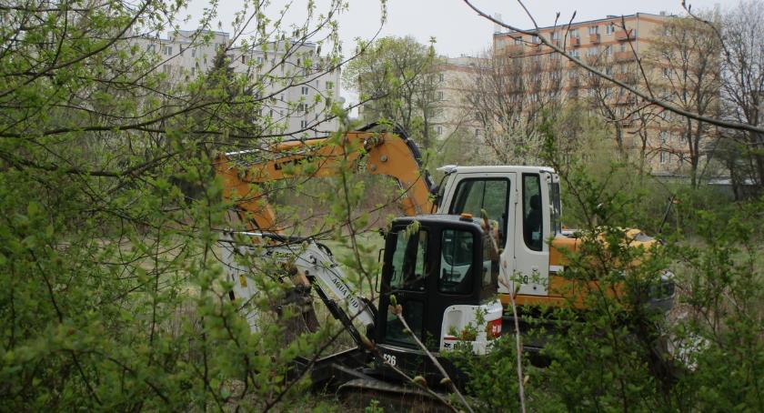 Dzikie pole na Winnickiej i Pasteura szykuje się do inwestycji 