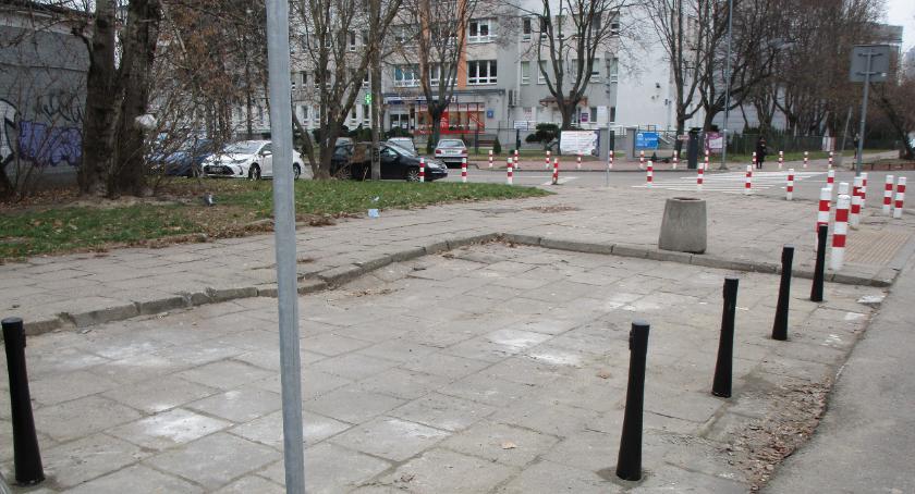 Szczęśliwicka róg Kopińskiej na bogato. 