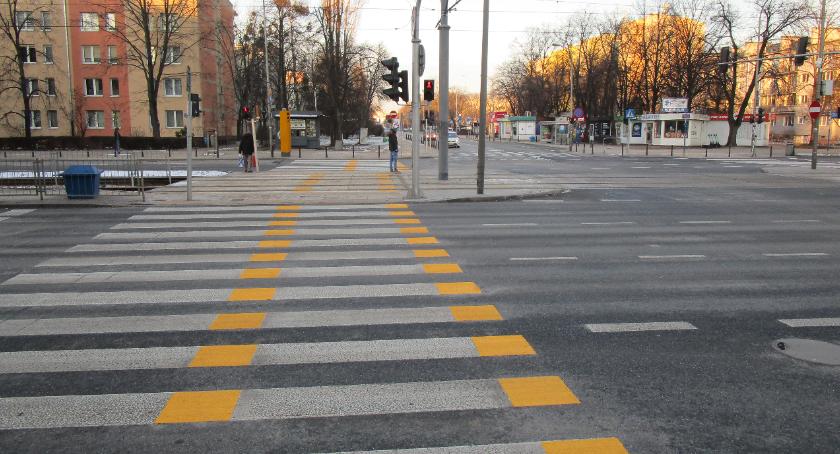 Zawłaszczanie chodników i pasów -komu to potrzebne?