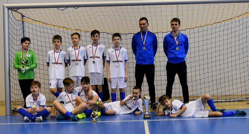 Srebrny medal w Mrozach dla piłkarzy z Okęcia   