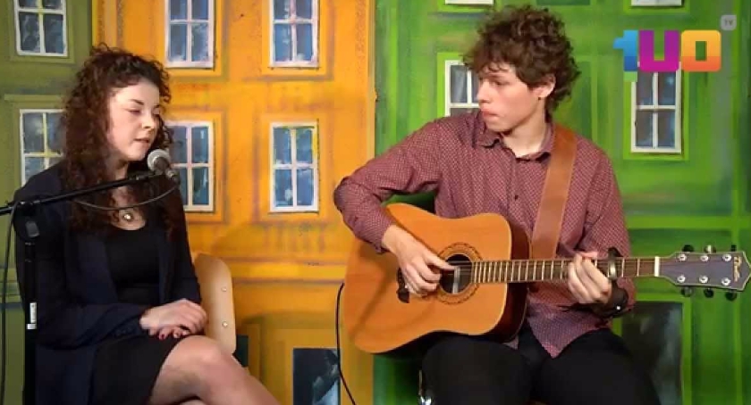 Wieczór Bardów w OKO: koncert duetu „Ponad Chmurami”